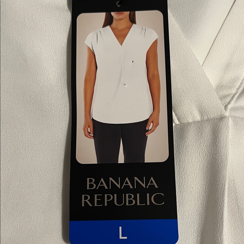 NWT Banana Republic Women's Cream Sleeveless Blouse size L